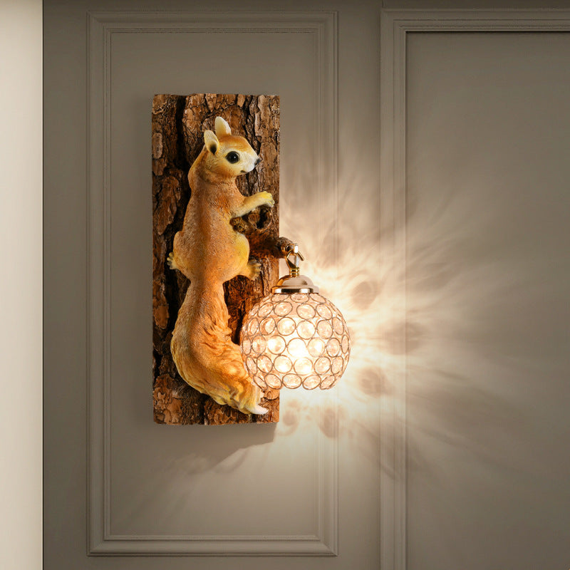 Squirrel Wall Lamp