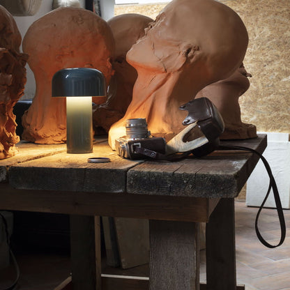 Flos - Bellhop LED-Tischleuchte